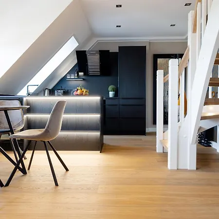 Living Lorens No 12 Apartment *