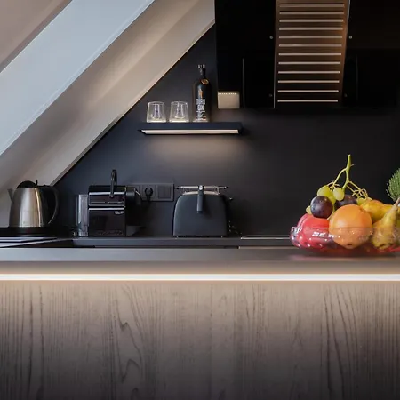 Living Lorens No 12 *