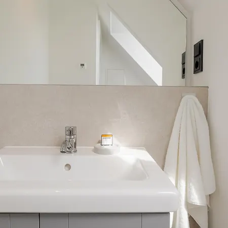 Apartment Living Lorens No 12 *